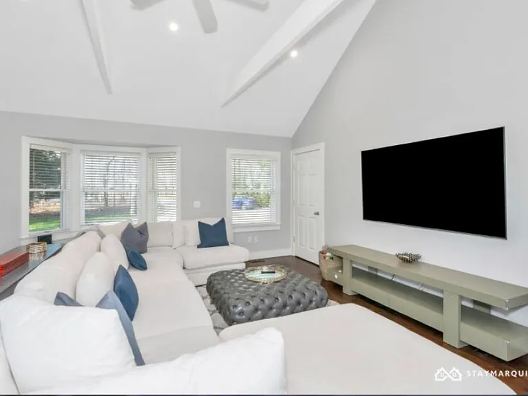 29 Georgica Woods Ln — Photo 5