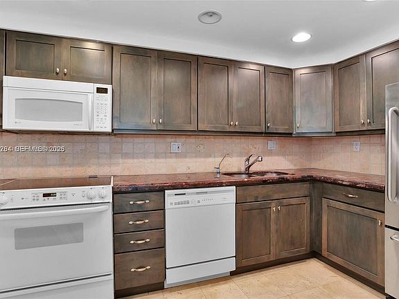 3rd image of 145 SE 25th Rd APT 602