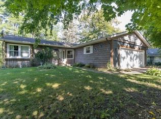 9717 Edwards Rd, Fox River Grove, IL 60021