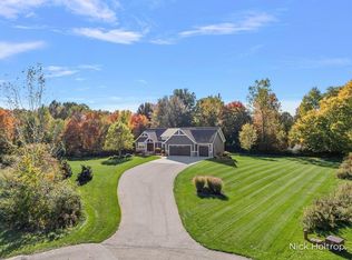 6131 Deertrail Ct, Hudsonville, MI 49426