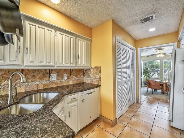 14362 Haymeadow Cir, Dallas, TX 75254