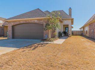 306 Highland View Dr, Youngsville, LA 70592