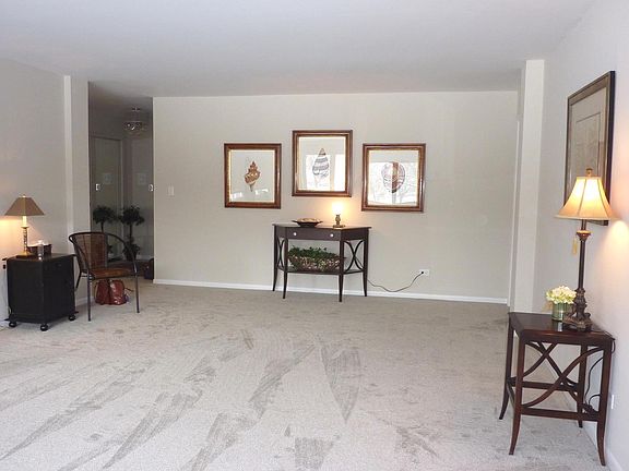4th image of 2812 E Bel Aire Dr APT 103