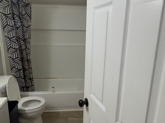 4th image of 104 N D St