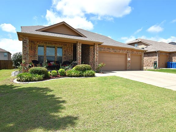 3rd image of 309 Magnolia Dr