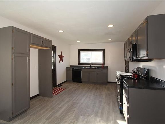 4th image of 3834 Glenn Avenue