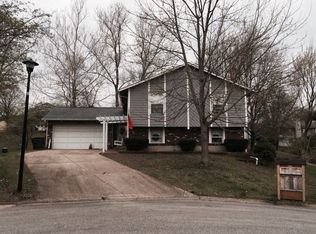 4 Last Chance Ct, Saint Peters, MO