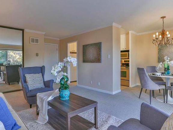 5th image of 817 N Humboldt St APT 403