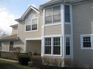 1071 Sweetflower Dr, Schaumburg, IL 60169