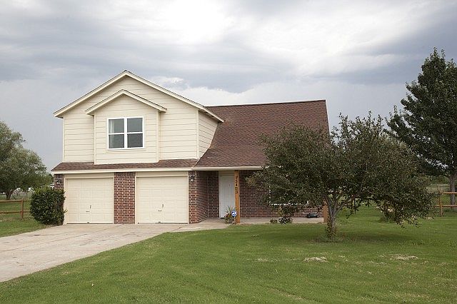 Lovely 4 bedroom 2.5 bath home