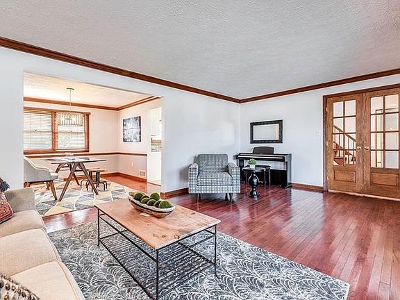 4th image of 315 Westbury Dr