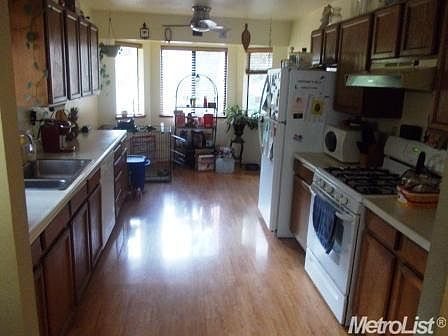 4th image of 27015 Crawley Ln