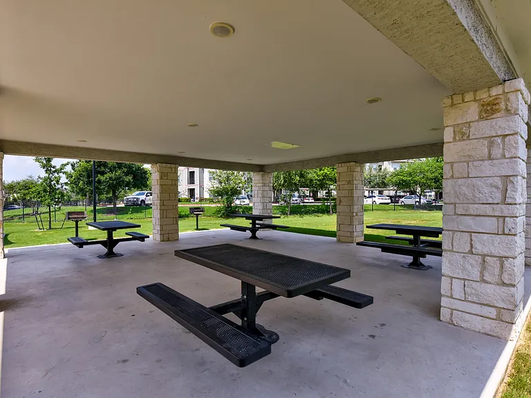 Shadow Ridge — Photo 27
