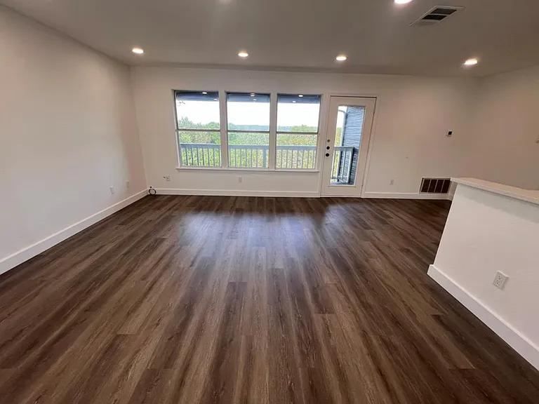 450 Shady Bluff Dr #D — Photo 10