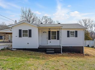 240 Orchard Ln, McMinnville, TN 37110
