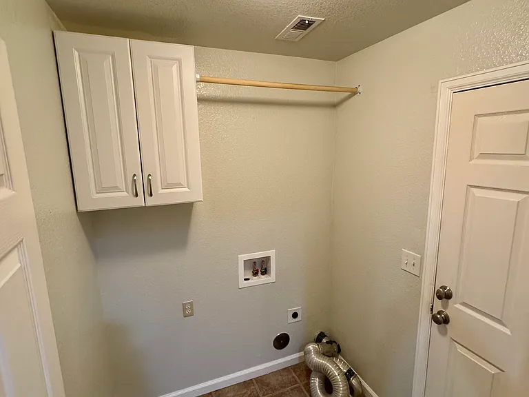 886 Ponderosa Ln — Photo 4