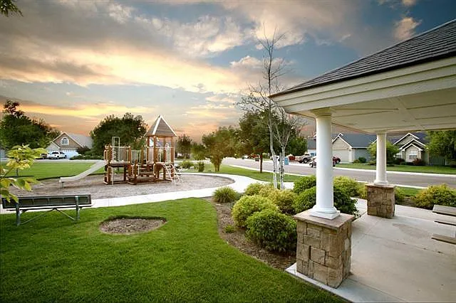 Beautiful home in Meridian, near Settler's Park — Photo 2