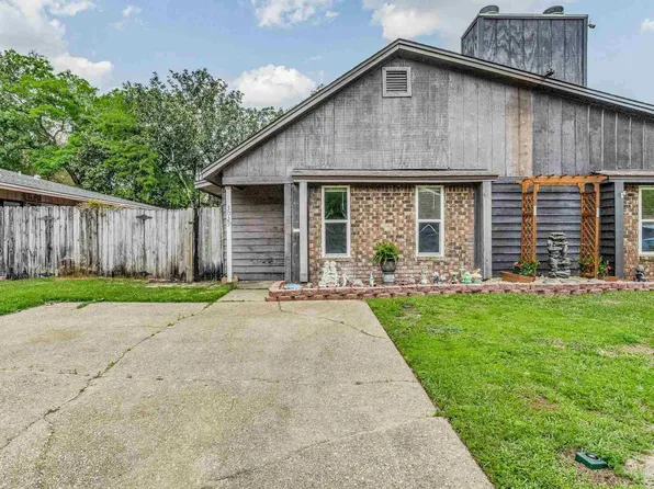 3029 Cedarwood Village Ln, Pensacola, FL 32514