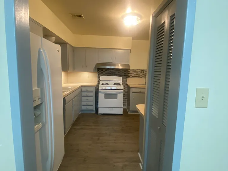 5403 Inwood Dr — Photo 4