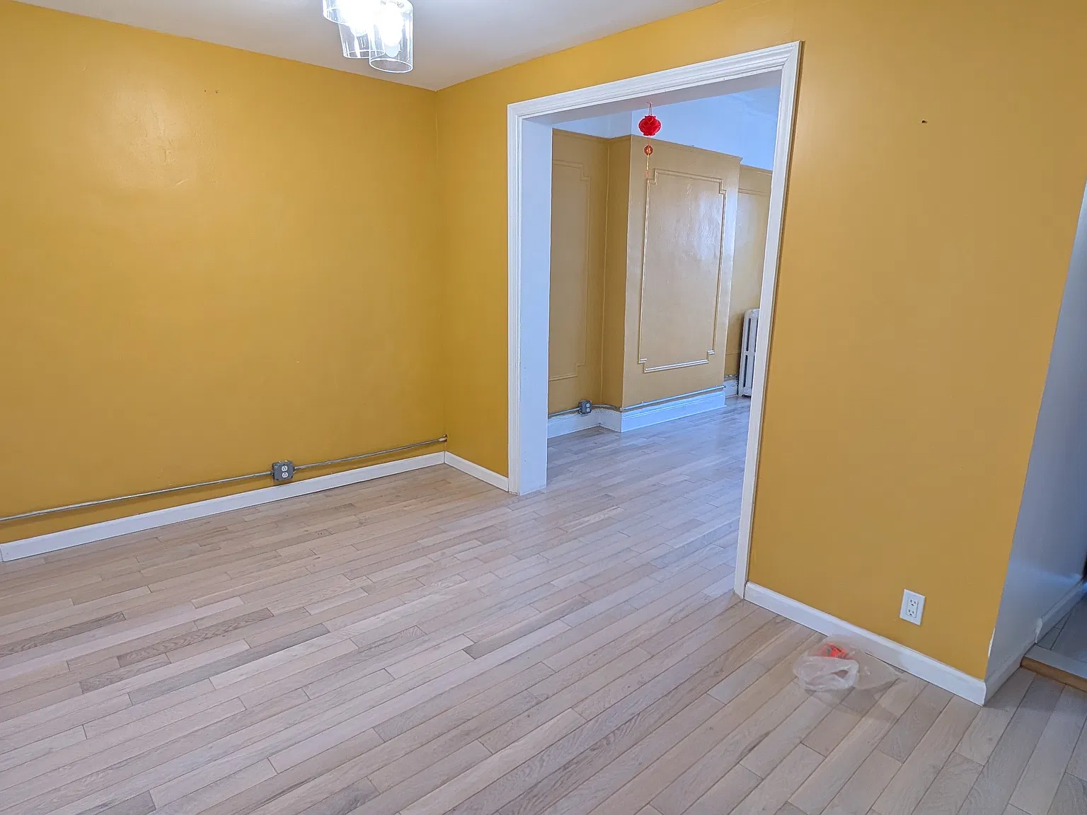3 bed, 970 sqft, $3,200 — Photo 1
