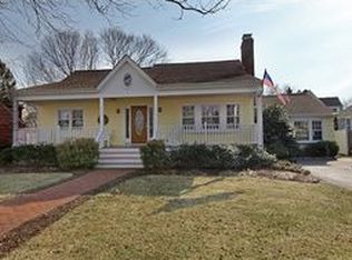 726 Beach Rd, Fairfield, CT 06824