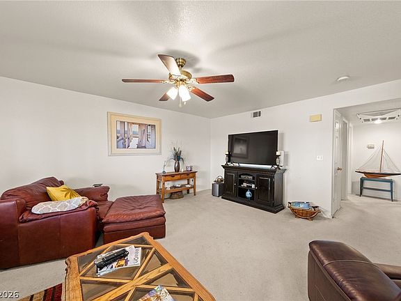 3rd image of 382 Colleen Ct Unit A