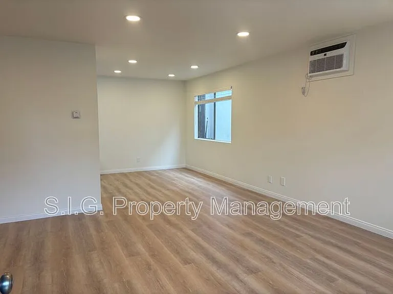 414 N Columbus Ave #A — Photo 3
