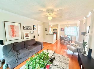 1616 W Abingdon Dr APT 202, Alexandria, VA 22314
