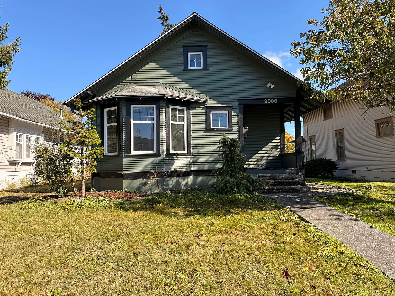 3 bed, 848 sqft, $2,700 — Photo 1