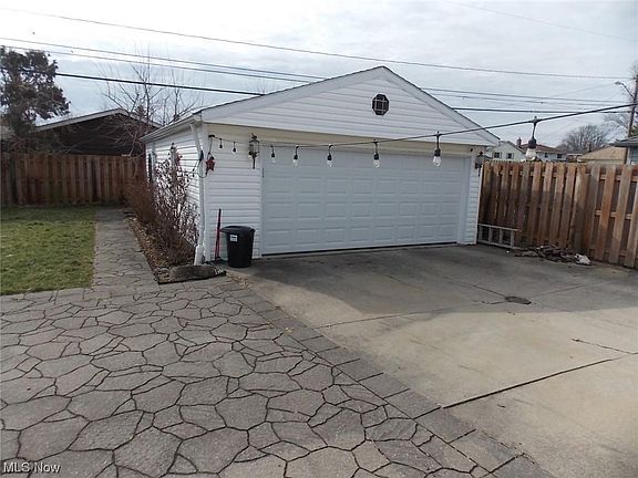 3rd image of 2713 Klusner Ave