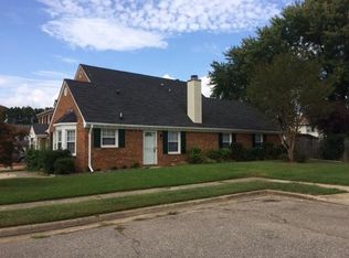 459 San Roman Dr, Chesapeake, VA 23322