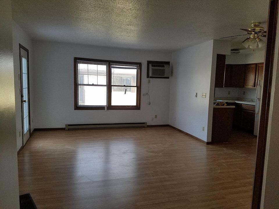 coming in front door, kitchen to the right