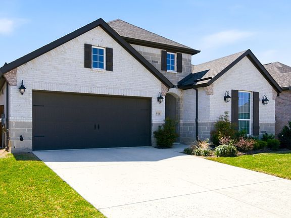 2nd image of 910 Winter Cherry Ln