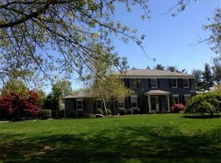 13 Adams Dr, Cranbury, NJ 08512