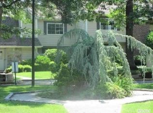 218 Lake Pointe Cir, Middle Island, NY 11953