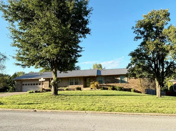 1603 Windsor Dr, Harrison, AR 72601