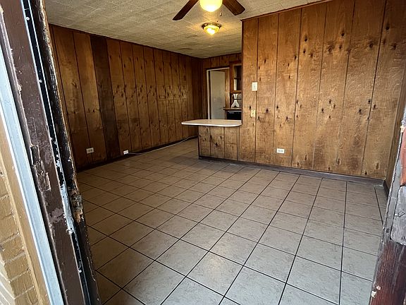 2nd image of 211 Dalton St