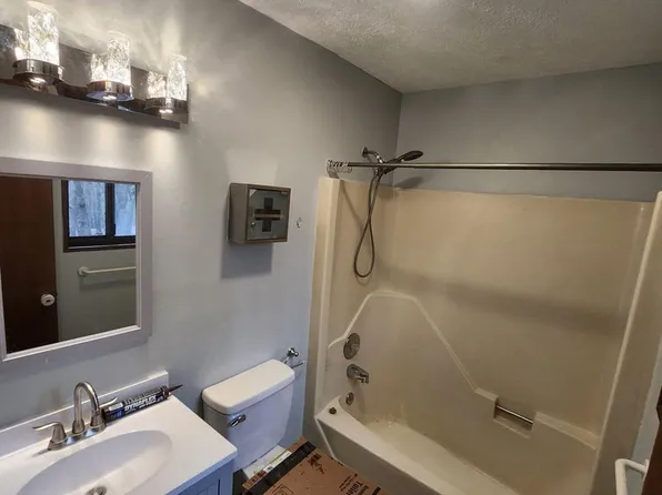 11 Hilltop Cir, East Stroudsburg, PA 18302