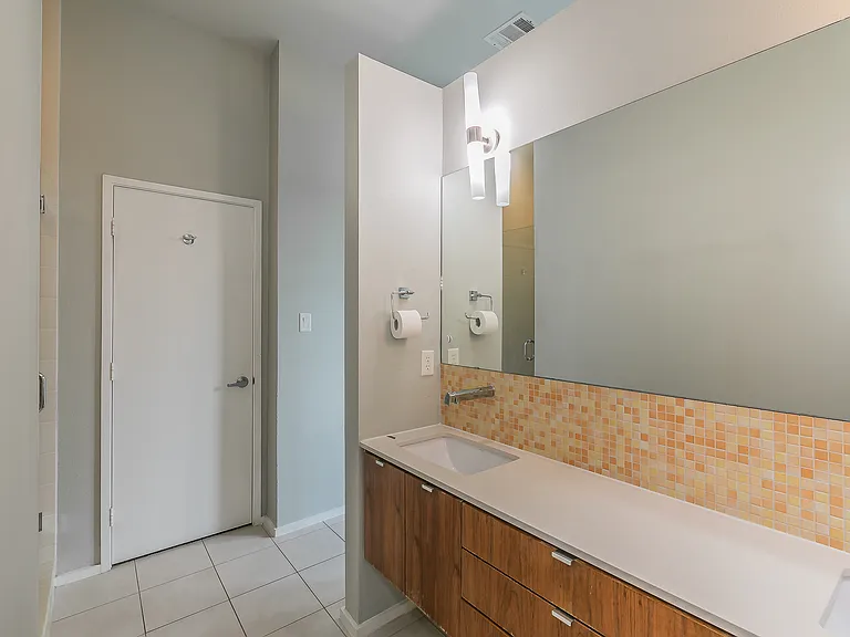 5205 Capitol Ave #6 — Photo 30