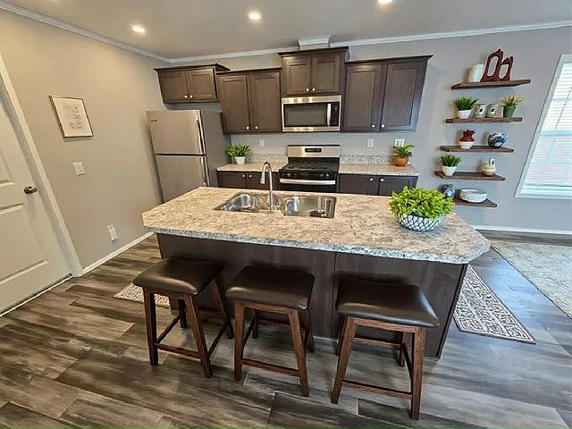3 bed, 2.0 bath, 960 sqft, $1,650 — Photo 2