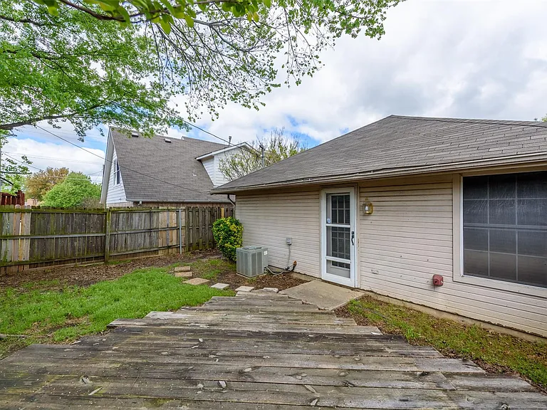 1902 Lee Dr — Photo 20