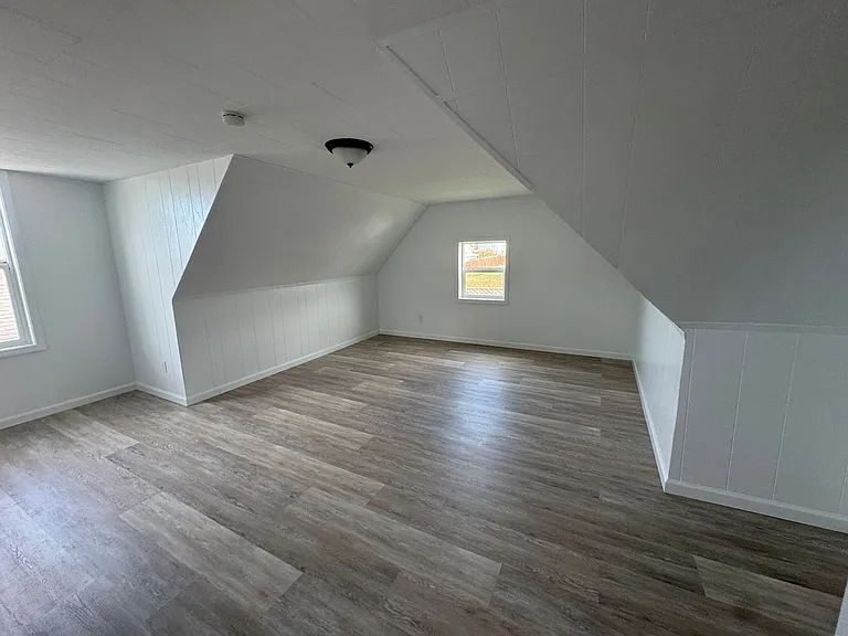 127 NE Benton St — Photo 24