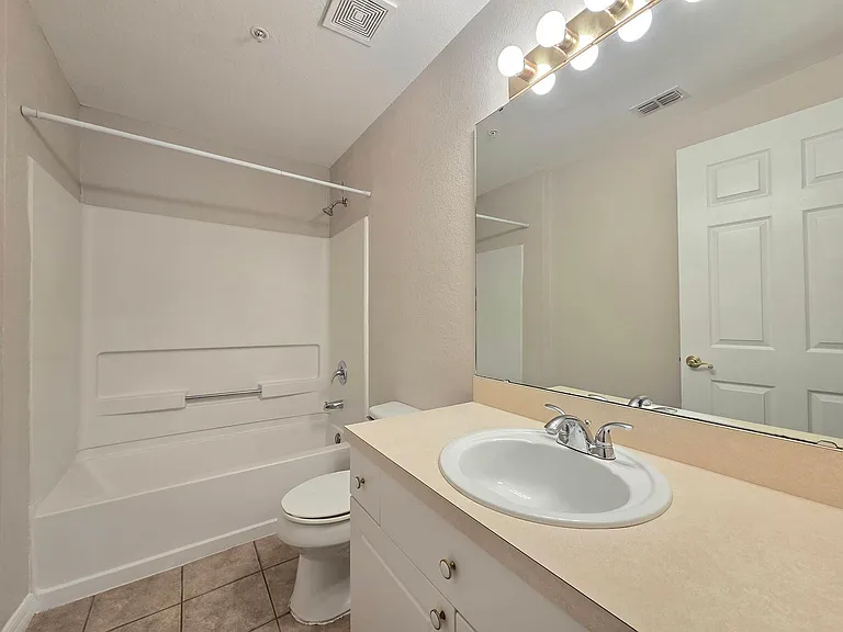 141 Reserve Cir #109 — Photo 9