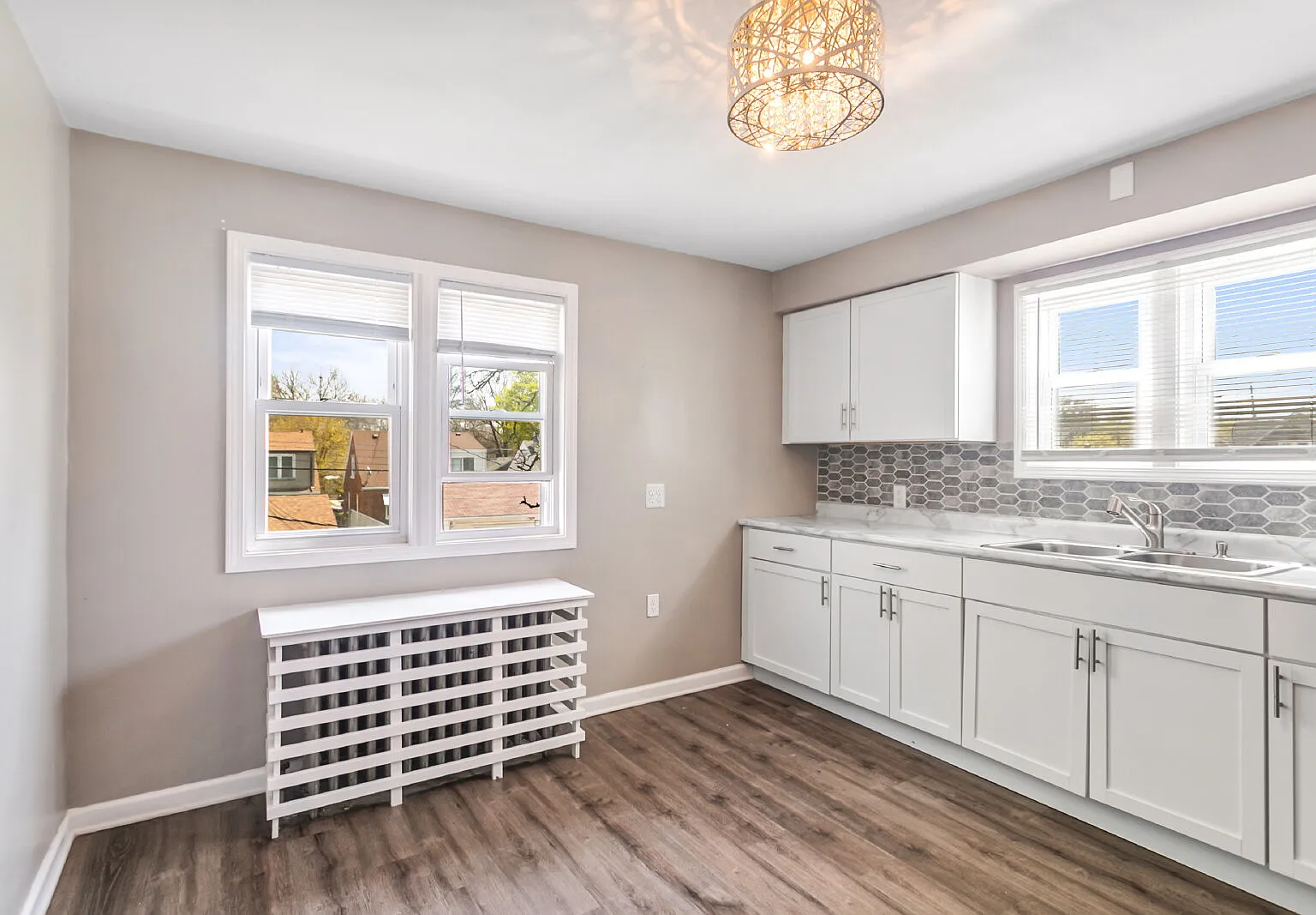 2 bed, 1.0 bath, 1061 sqft, $1,475 — Photo 2