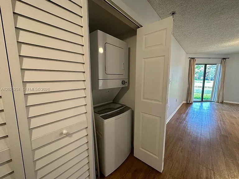 9934 Nob Hill Pl #9934 — Photo 2