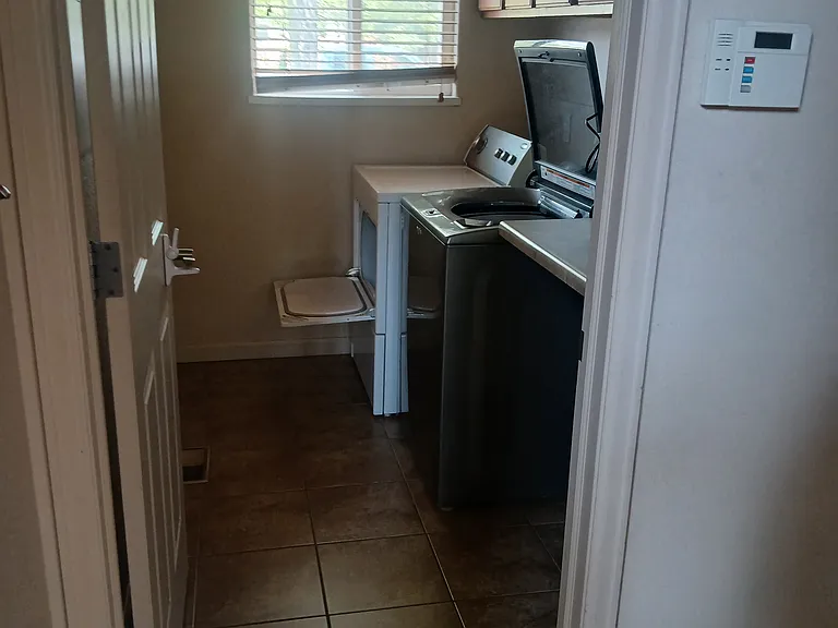 630 Sovereign Ln — Photo 4