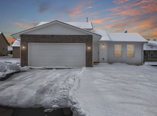 6435 Edgewood Rd, Machesney Park, IL 61115