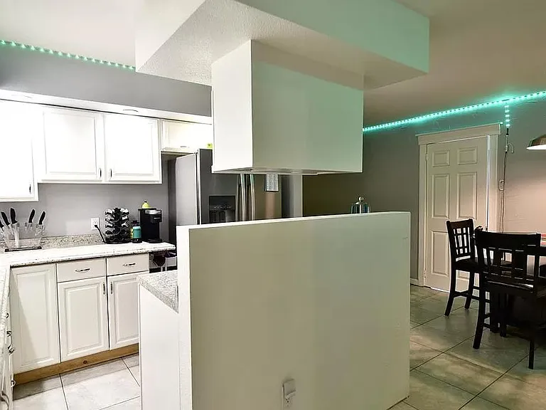 120 Clayton St — Photo 2