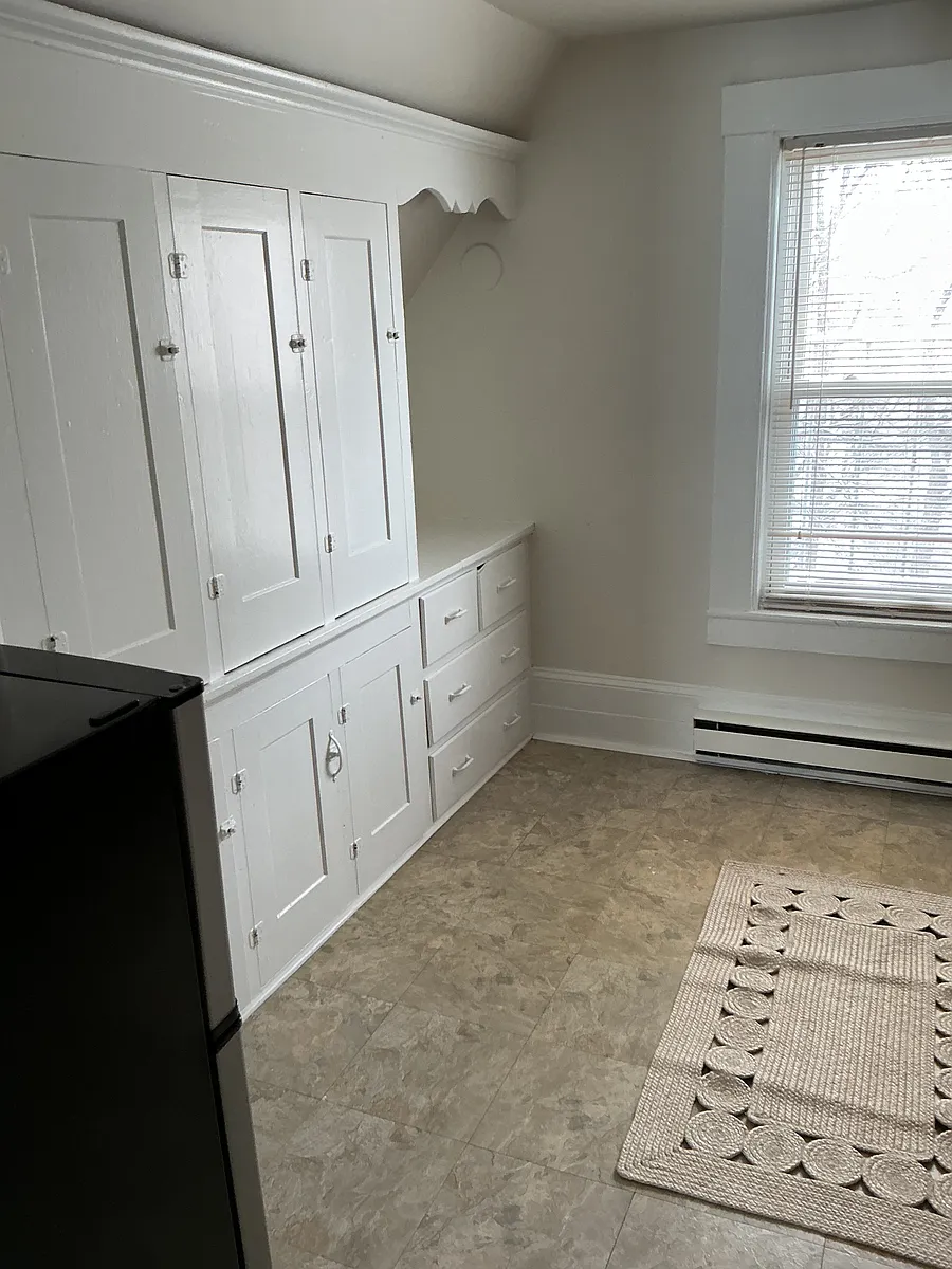 More cabinets in kitchen. - 28 Russell St #3