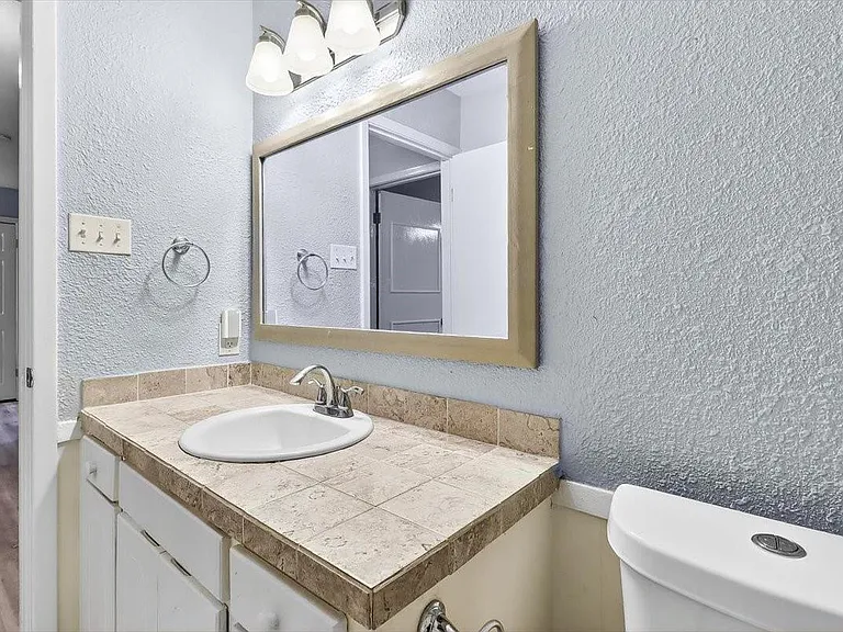 1749 Dawn Breeze Dr — Photo 27